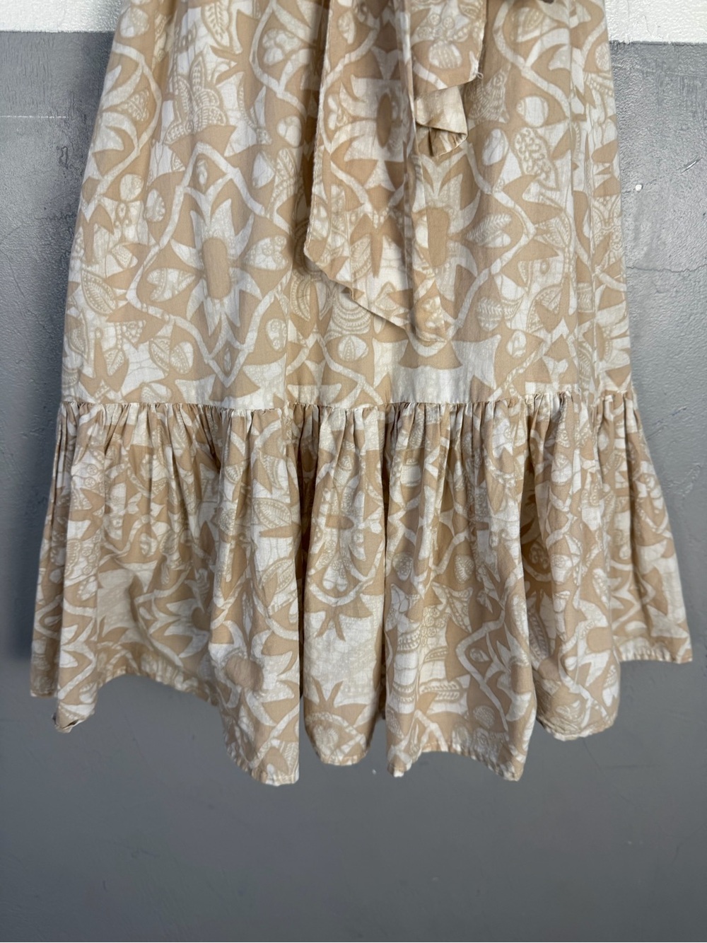 Calvin Klein Beige Floral Puff-Sleeve Midi Dress with Tie Waist - Picture 6 of 8